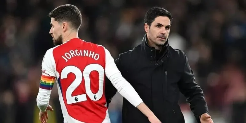 Arsenal chiêu mộ tiền đạo được gợi ý bởi Ian Wright